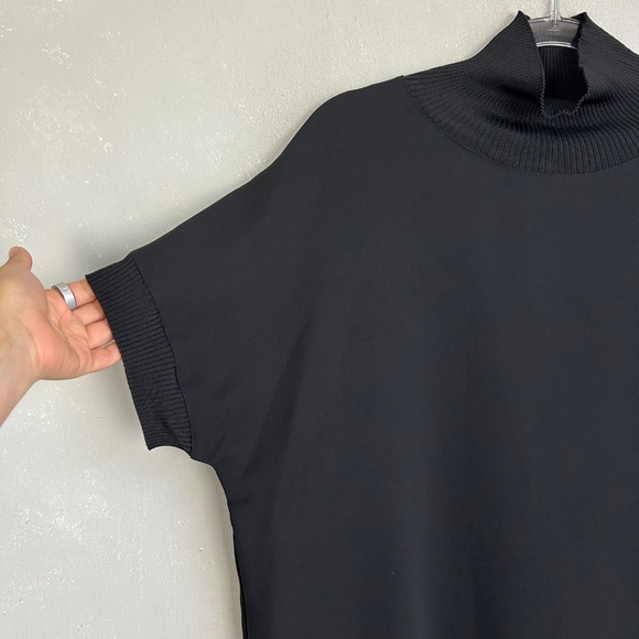Vince women size M high neck dolman sleeve blouse black oversized hi low hem - Picture 2 of 9